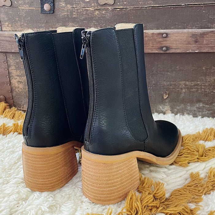 Black Olivia Boots
