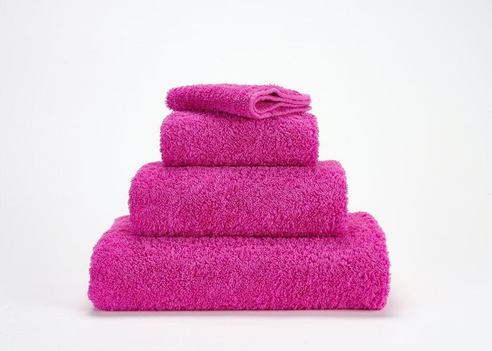 Happy Pink 570 / Guest Towel 12" x 20"